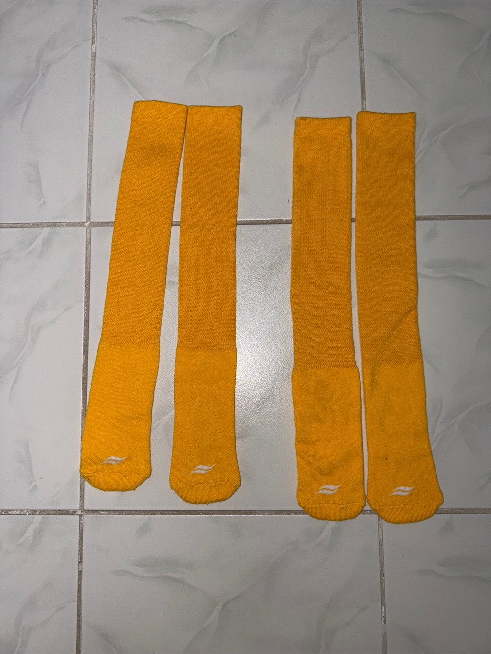 Men's Athletic Socks - Yellow